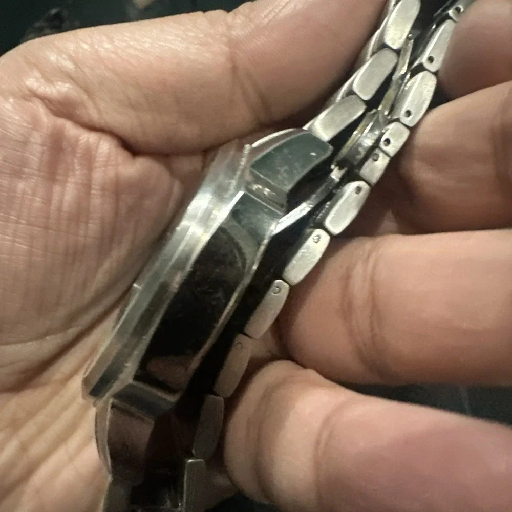 Elevon new battery